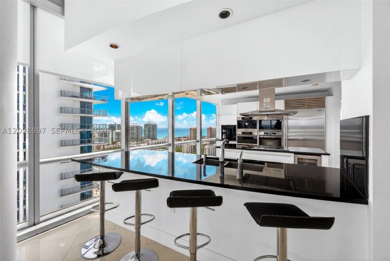 Condo for sale at Jade Ocean 2601