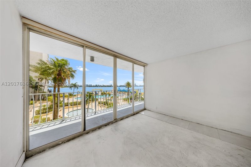 Comprar apartamento en Grandview Palace 609