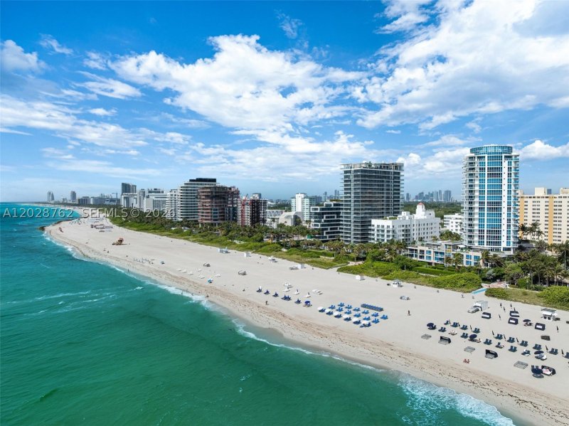Condo for sale at Mosaic Miami Beach 703