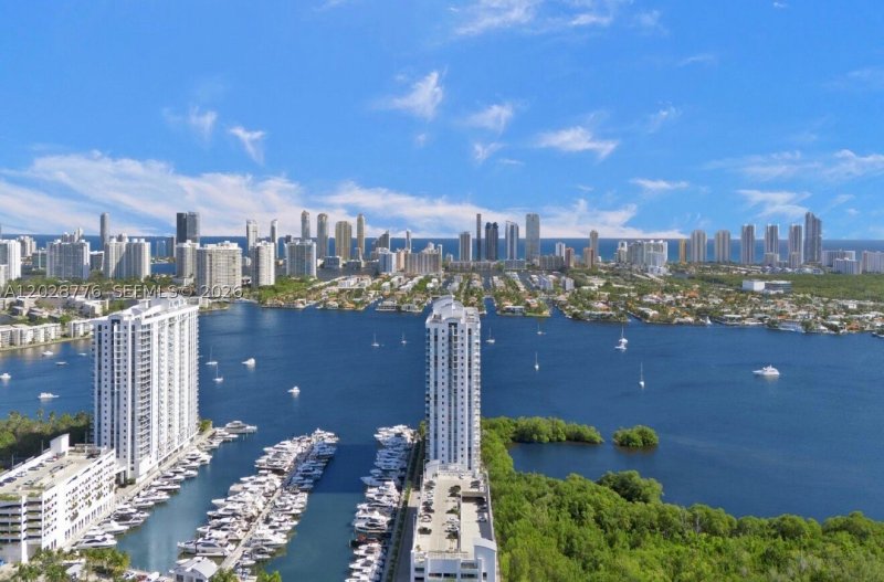 Condo for sale at Marina Palms Yacht Club 208