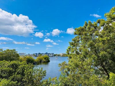 Comprar apartamento en Marina Palms Yacht Club 208