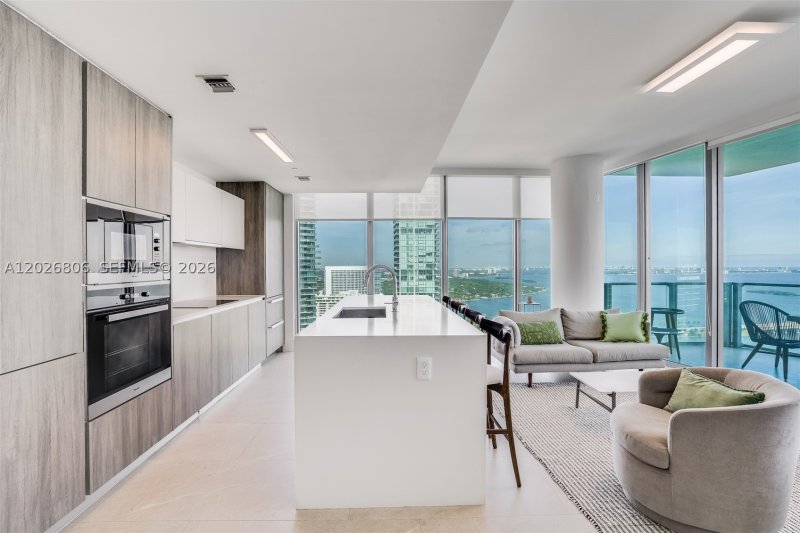 Comprar apartamento en Biscayne Beach 3702