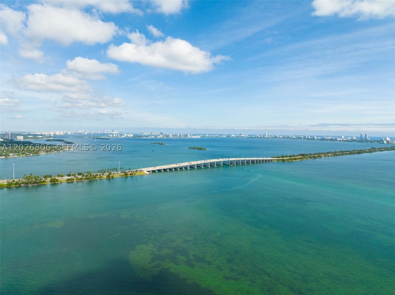 Comprar apartamento en Biscayne Beach 3702