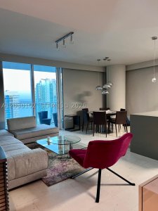 Aluguel de apartamento no The Bond 3600
