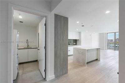 Comprar apartamento en La Baia South 603