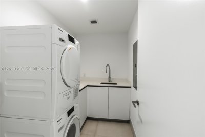 Comprar apartamento en La Baia South 603