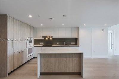 Comprar apartamento en La Baia South 603