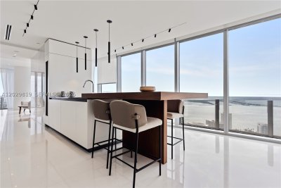 Aluguel de apartamento no Aston Martin Residences 5101