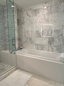 Comprar apartamento en Paramount Miami WorldCenter 1006
