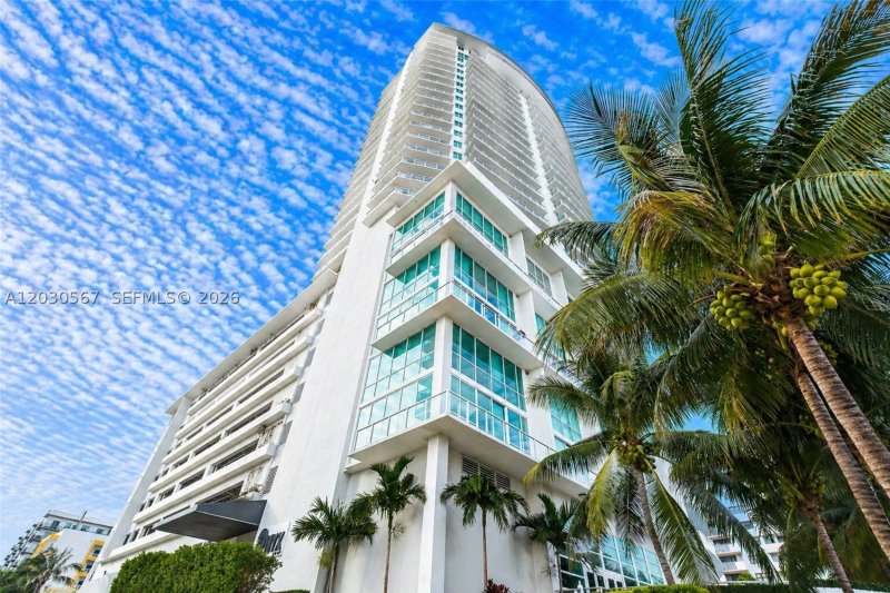 Condo for sale at Onyx On The Bay 1202