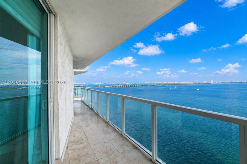Condo for sale at Onyx On The Bay 1202