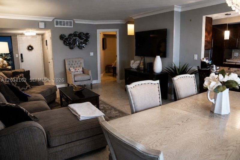 Apartment for rent at Southpoint Towers 2107N