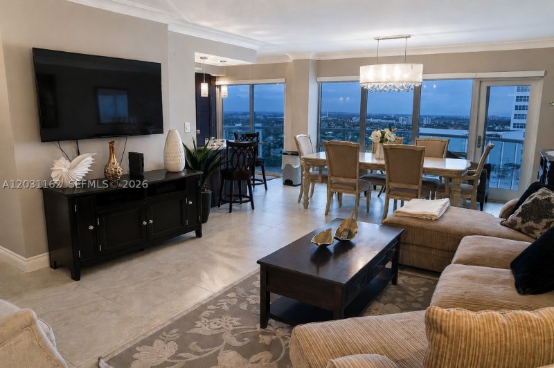 Apartment for rent at Southpoint Towers 2107N