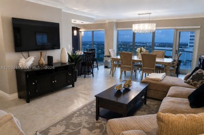 Aluguel de apartamento no Southpoint Towers 2107N