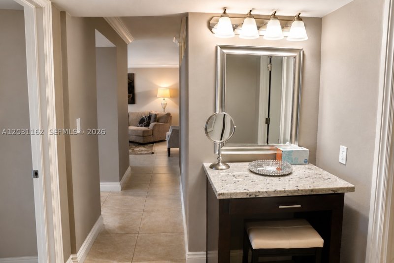 Apartment for rent at Southpoint Towers 2107N