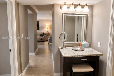 Aluguel de apartamento no Southpoint Towers 2107N