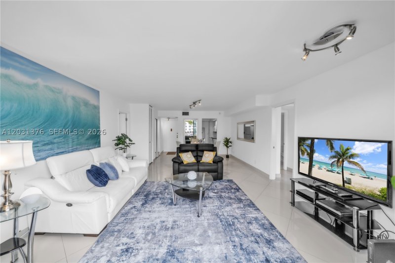 Condo for sale at Grenoble at Quadomain 204