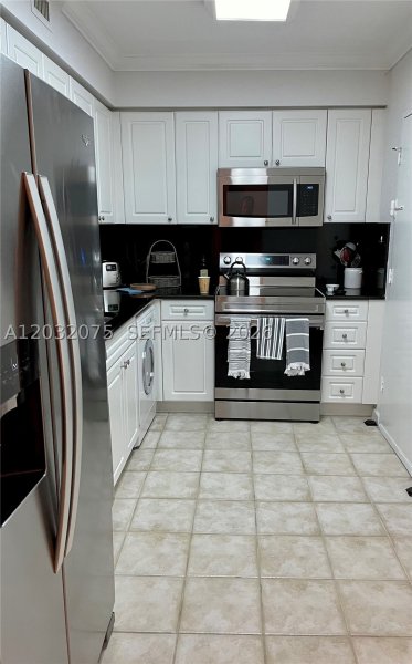 Apartment for rent at The Wave Condo 1002 (AVAILA