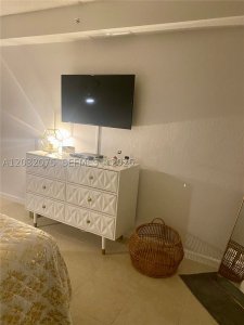 Aluguel de apartamento no The Wave Condo 1002 (AVAILA