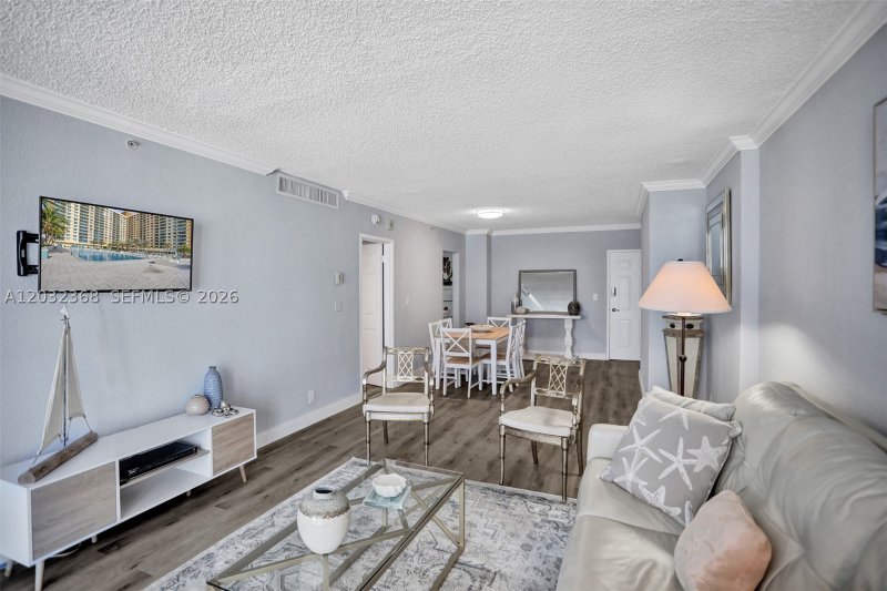 Apartment for rent at The Wave Condo 302