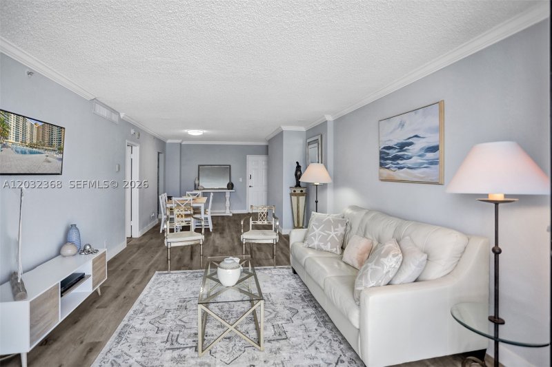 Apartment for rent at The Wave Condo 302