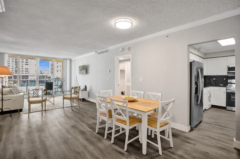 Apartment for rent at The Wave Condo 302