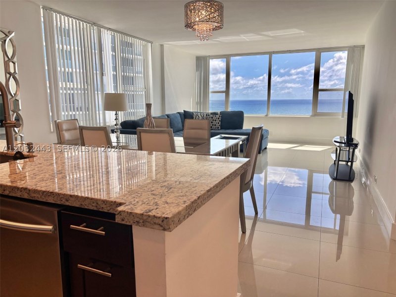 Apartment for rent at Alexander Towers PH-6
