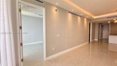 Comprar apartamento no Ritz Carlton Residences Sunny Isles 3804
