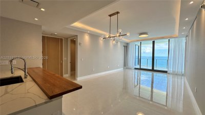 Comprar apartamento no Ritz Carlton Residences Sunny Isles 3804
