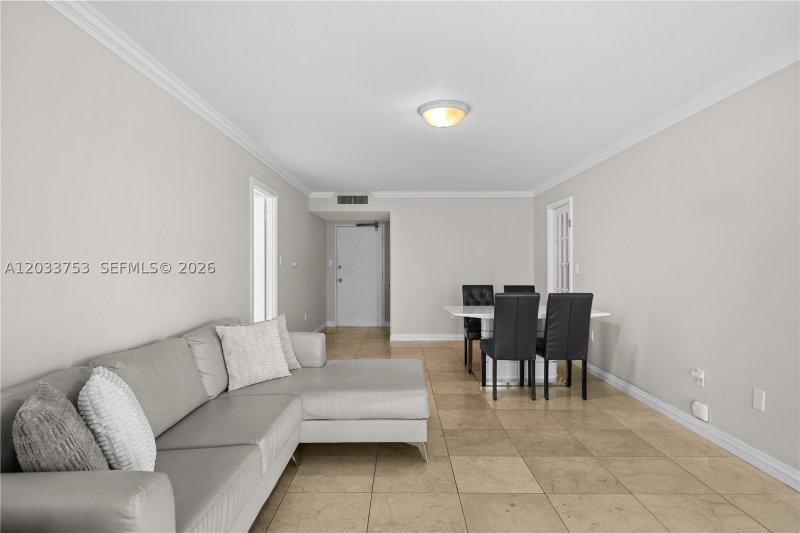 Comprar apartamento en Del Prado South Tower 902