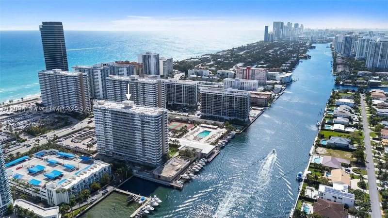 Condo for sale at The Hemispheres 11K