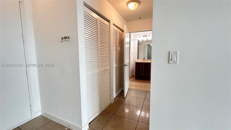 Condo for sale at Axis on Brickell South Tower 1102-S