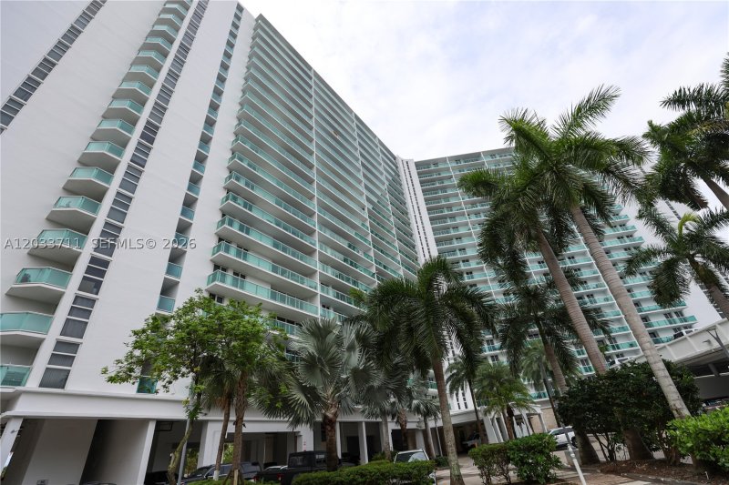 Condo for sale at Arlen House 527