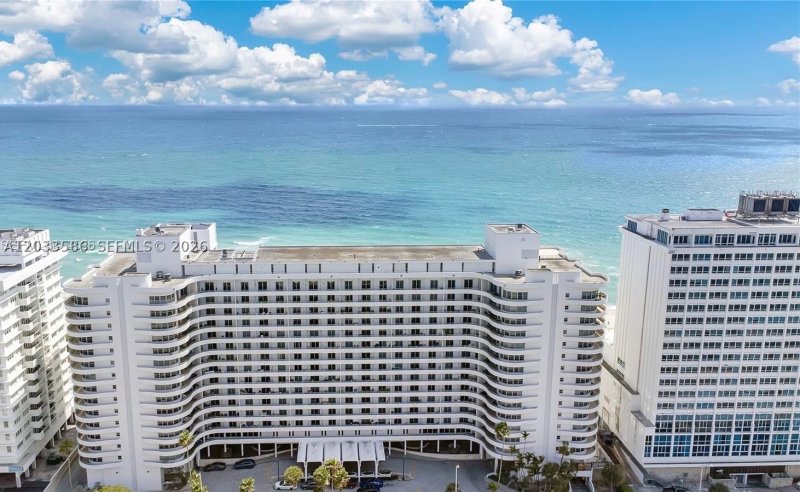 Apartment for rent at Oceanside Plaza 9V