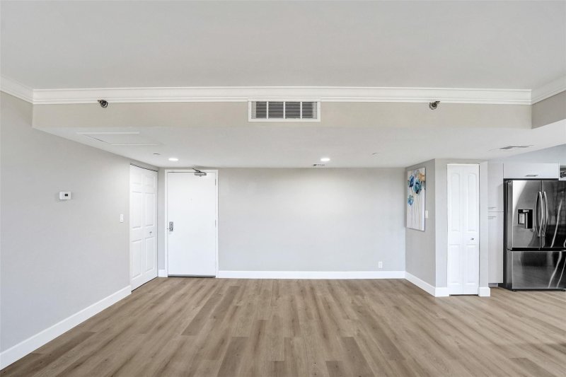 Condo for sale at The Tower at Port Royale 905