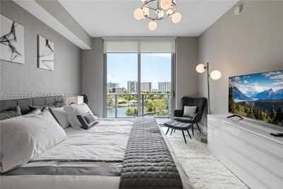 Comprar apartamento en Parque Towers at St. Tropez 5-506
