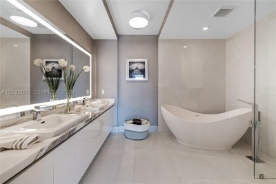 Comprar apartamento en Parque Towers at St. Tropez 5-506