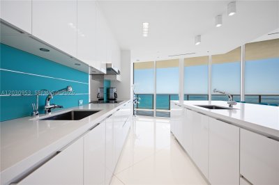 Comprar apartamento no St Regis Bal Harbour Center Tower 2000
