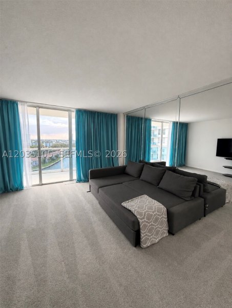 Apartment for rent at Hallmark of Hollywood 1623