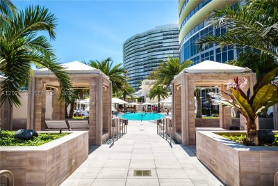 Aluguel de apartamento no St Regis Bal Harbour Center Tower 2501/03