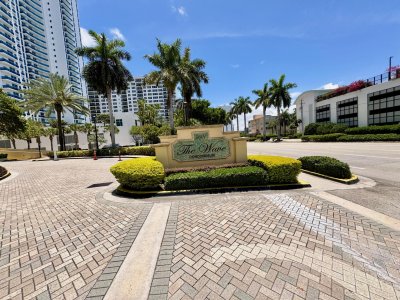 Alquiler de apartamento en The Wave Condo 326