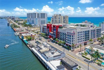 Comprar apartamento no Costa Hollywood N516