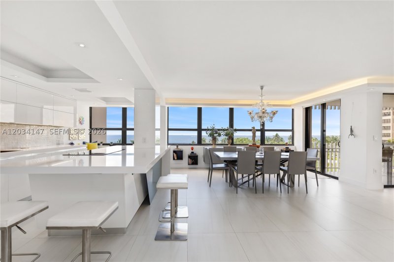 Comprar apartamento en Grove Isles Tower III C502