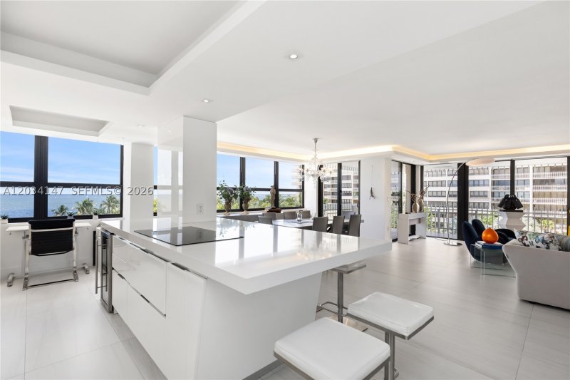 Comprar apartamento en Grove Isles Tower III C502