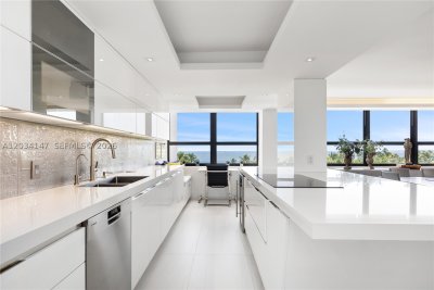 Comprar apartamento en Grove Isles Tower III C502