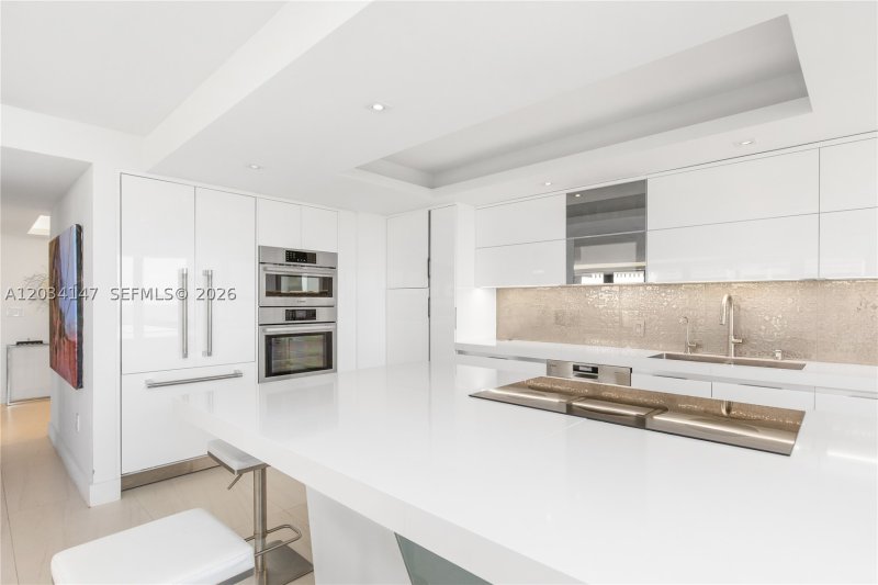 Comprar apartamento en Grove Isles Tower III C502