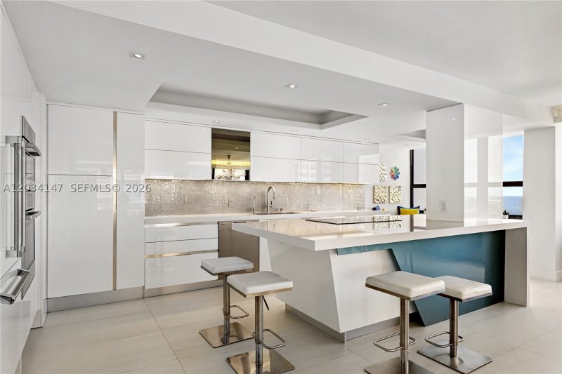 Comprar apartamento en Grove Isles Tower III C502