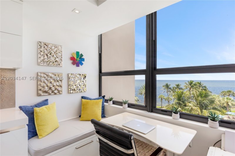 Comprar apartamento en Grove Isles Tower III C502