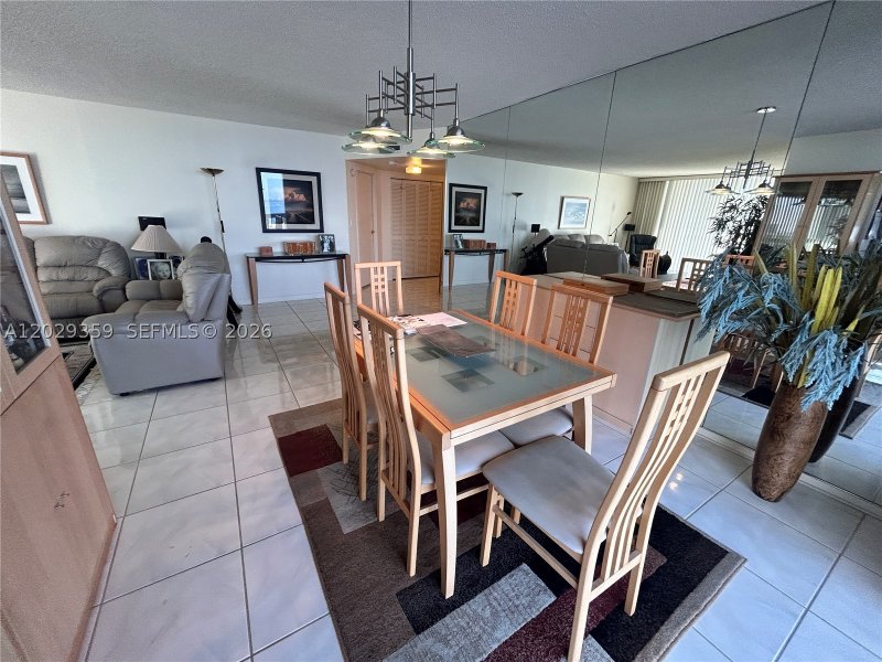 Condo for sale at Brickell Bay Club 1402