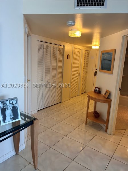 Condo for sale at Brickell Bay Club 1402